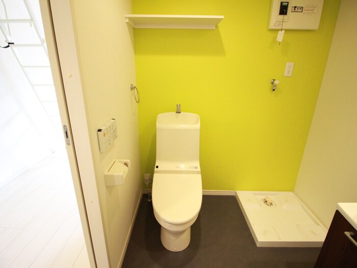 物件内観写真15　(洗濯機置場)