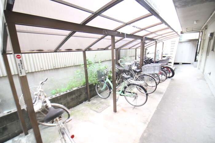 物件外観写真5　(駐輪場)