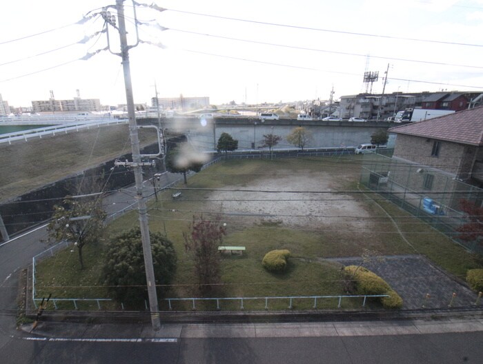 物件内観写真20　(室内からの展望)