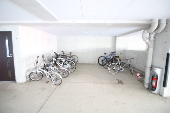 物件外観写真6　(駐輪場)
