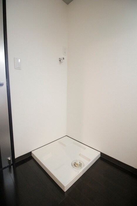 物件内観写真17　(洗濯機置場)