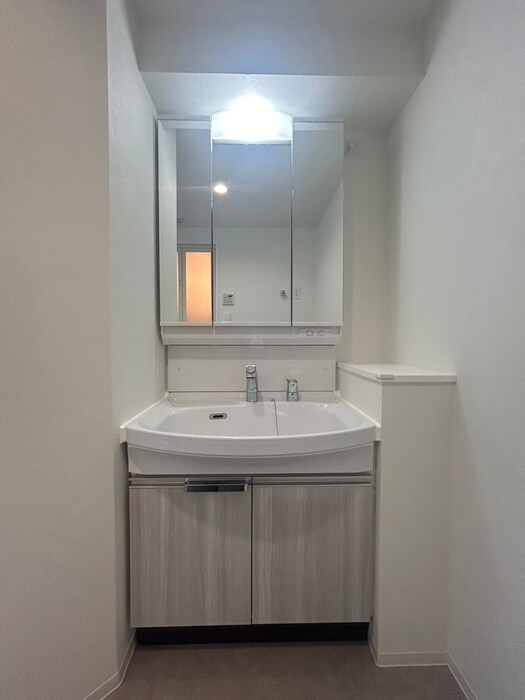 物件内観写真13　(洗面)