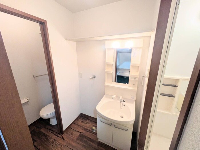 物件内観写真12　(洗面)