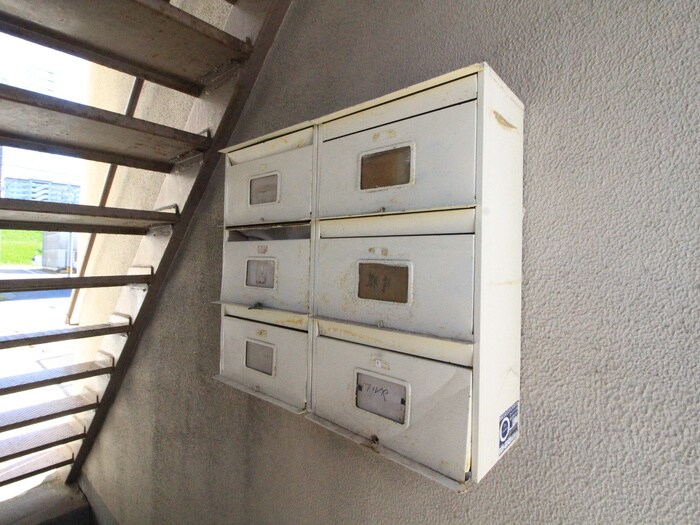 物件外観写真4　(エントランス部分)