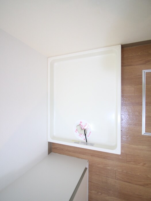 物件内観写真12　(洗濯機置場)