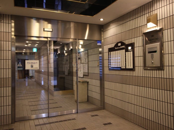 物件外観写真3　(エントランス部分)