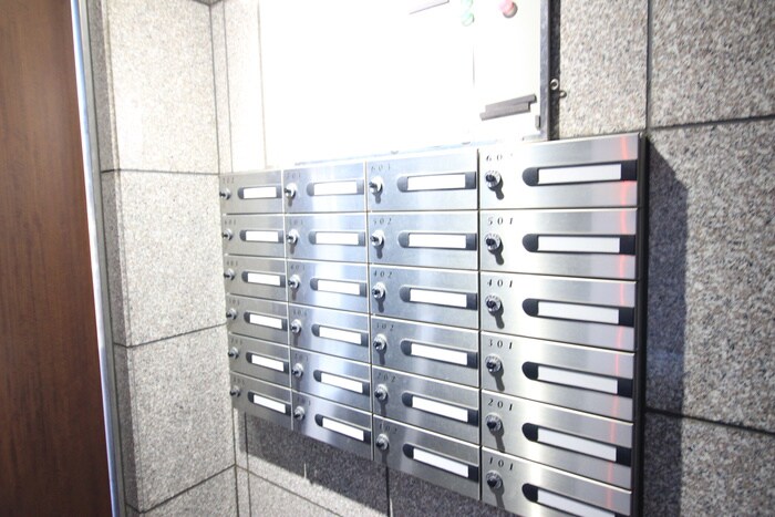 物件外観写真4　(エントランス部分)