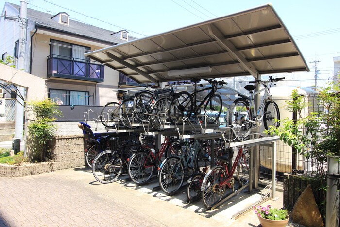 物件外観写真5　(駐輪場)