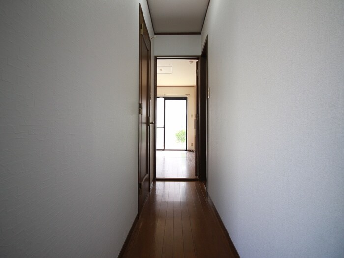 物件内観写真21　(廊下)
