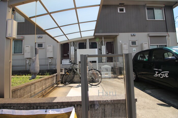 物件外観写真4　(駐輪場)