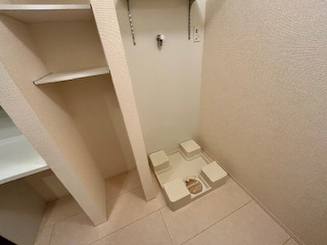 物件内観写真17　(洗濯機置場)