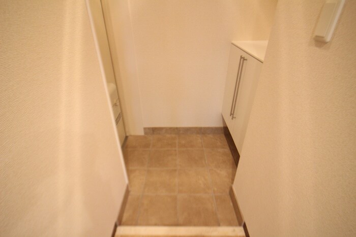 物件内観写真15　(玄関)
