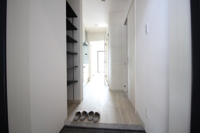 物件内観写真7　(玄関)