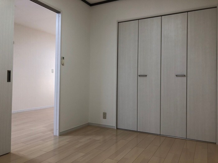 物件内観写真8　(居室)