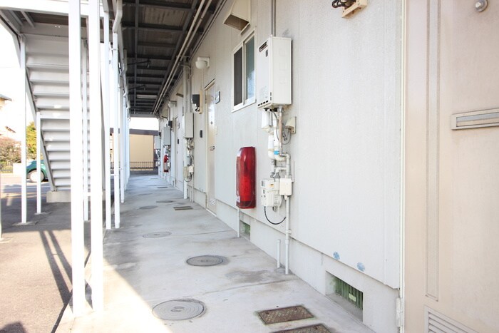 物件外観写真4　(エントランス部分)