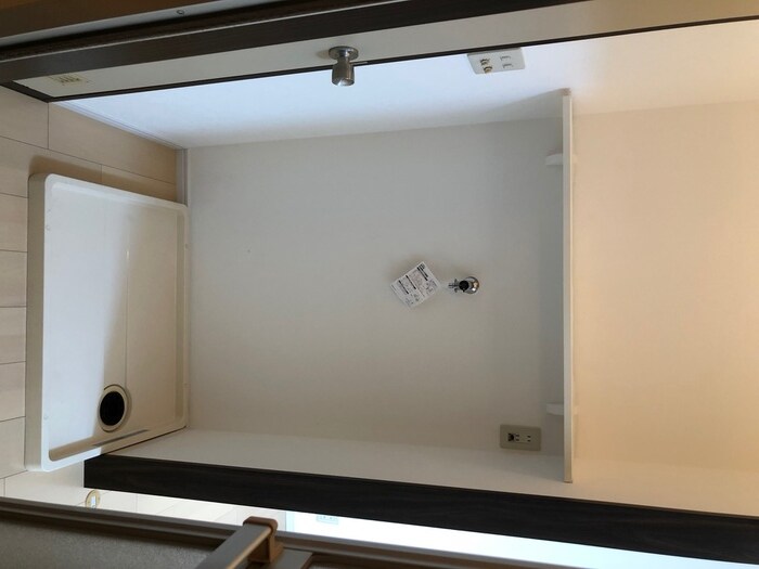 物件内観写真14　(洗濯機置場)