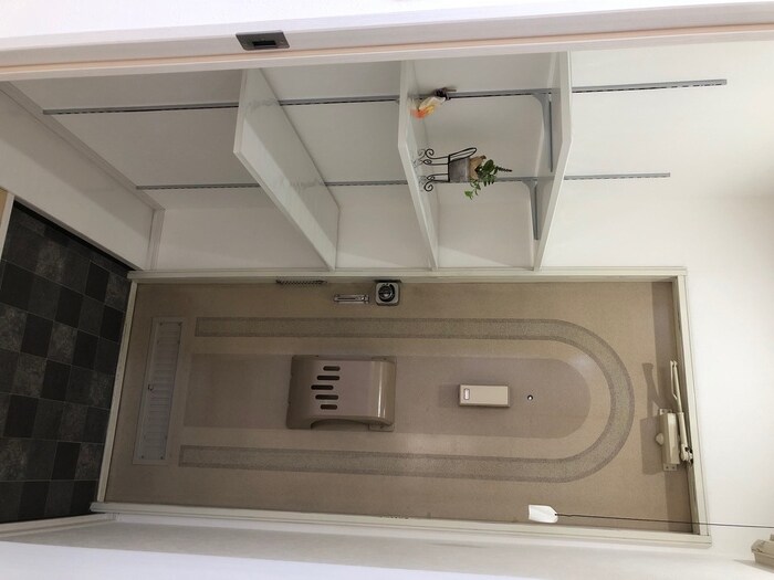 物件内観写真16　(玄関)