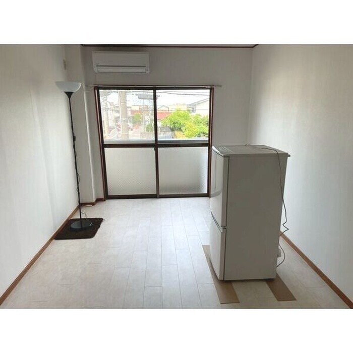 物件内観写真4　(居室)