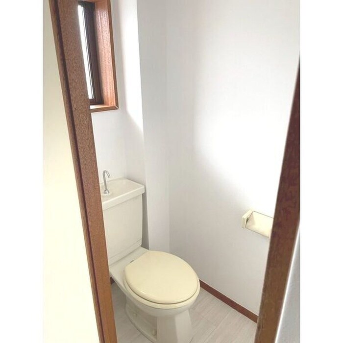 物件内観写真8　(トイレ)