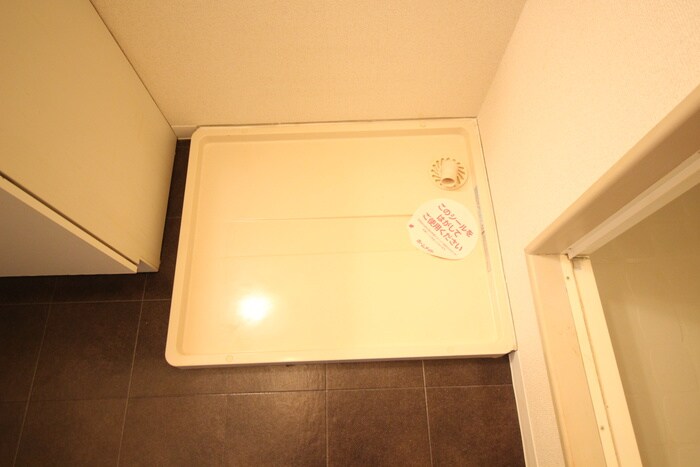 物件内観写真18　(洗濯機置場)