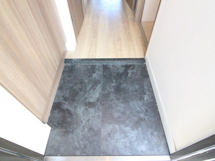 物件内観写真15　(玄関)