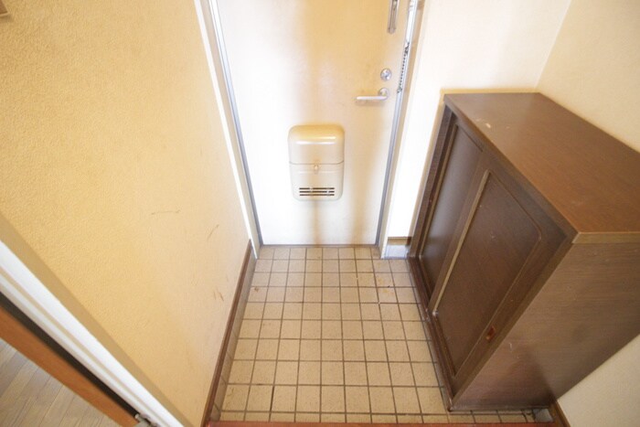 物件内観写真7　(玄関)