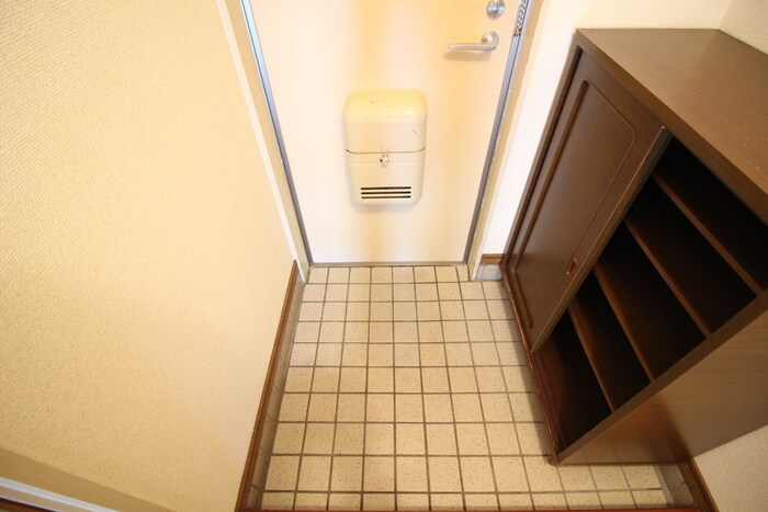 物件内観写真7　(玄関)