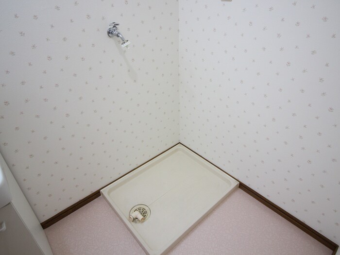 物件内観写真15　(洗濯機置場)