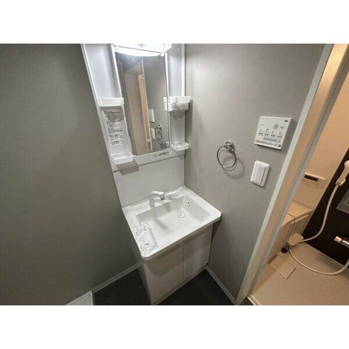 物件内観写真11　(洗面)