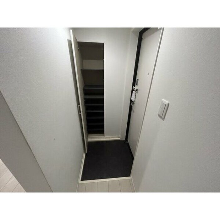 物件内観写真14　(玄関)