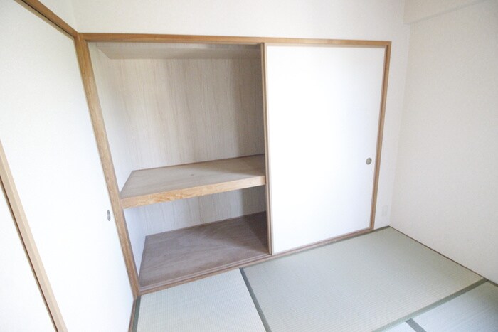 物件内観写真12　(収納)