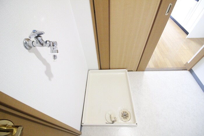 物件内観写真18　(洗濯機置場)