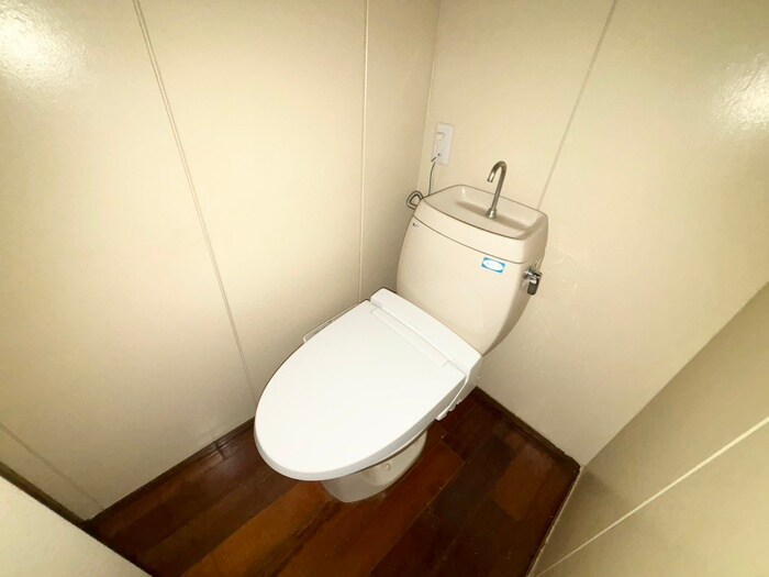 物件内観写真8　(トイレ)