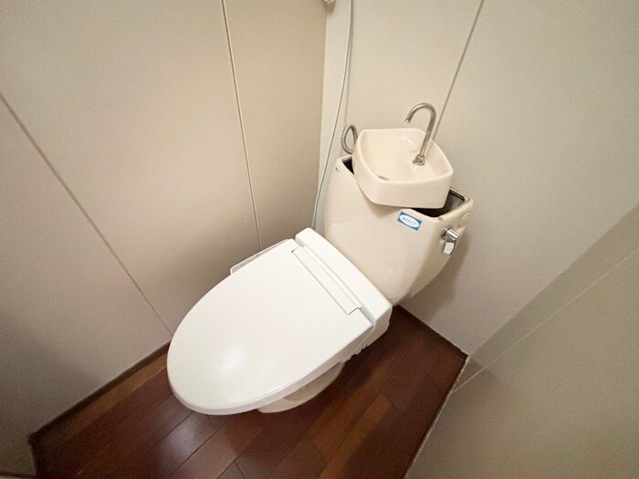 物件内観写真8　(トイレ)