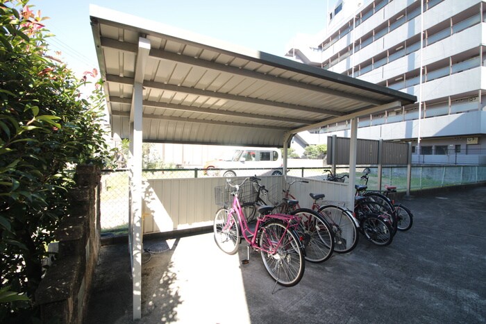 物件外観写真4　(駐輪場)