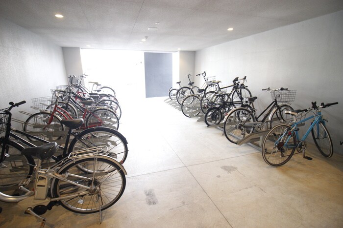 物件外観写真5　(駐輪場)