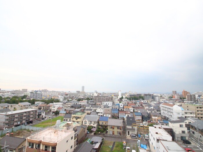 物件内観写真18　(室内からの展望)