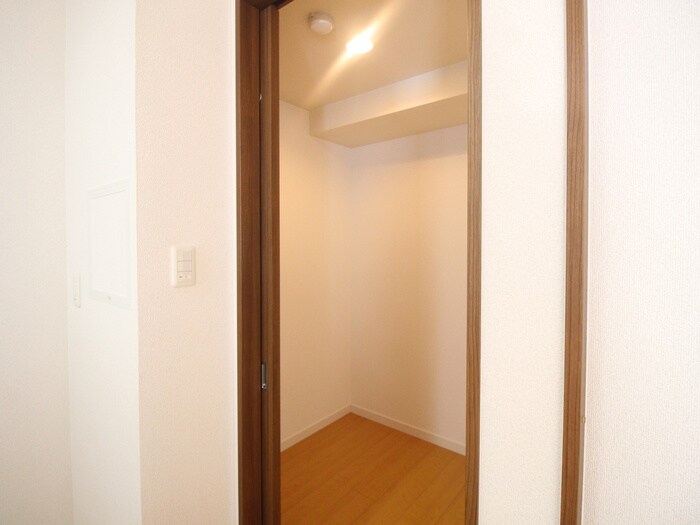 物件内観写真12　(収納)