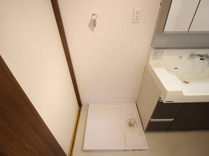 物件内観写真18　(洗濯機置場)