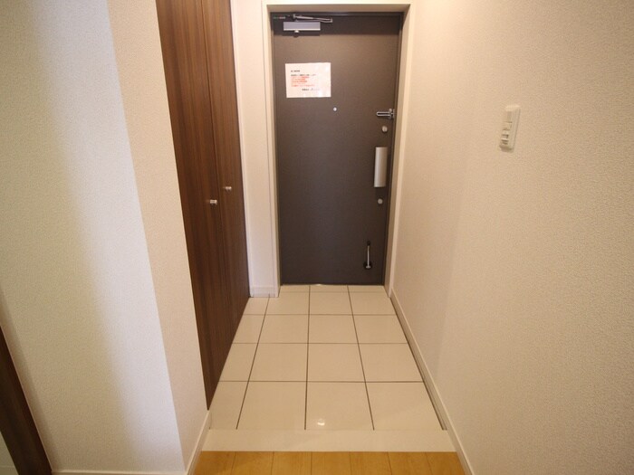 物件内観写真19　(玄関)