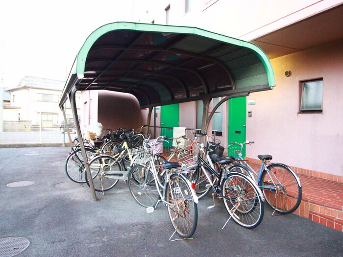 物件外観写真3　(駐輪場)