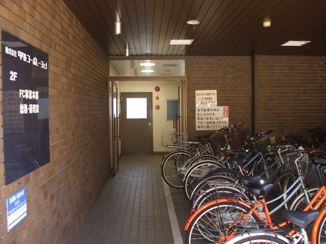 物件外観写真2　(エントランス部分)