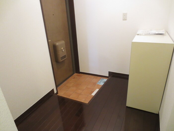 物件内観写真18　(玄関)