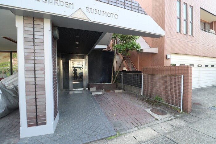 物件外観写真5　(駐車場)