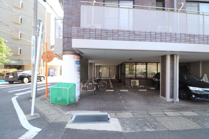 物件外観写真6　(駐輪場)