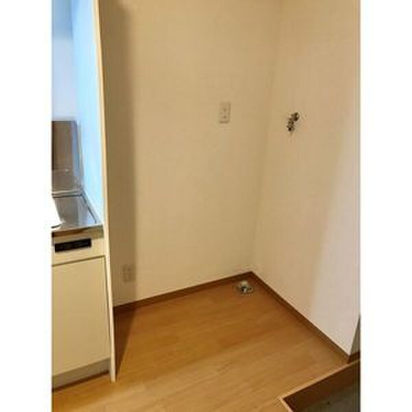 物件内観写真15　(洗濯機置場)