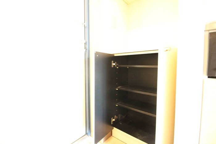 物件内観写真8　(靴箱)