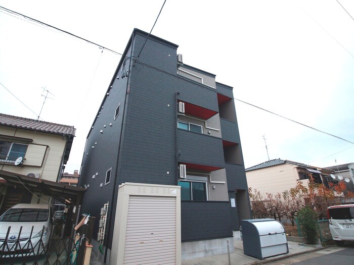 物件外観写真5　(エントランス部分)