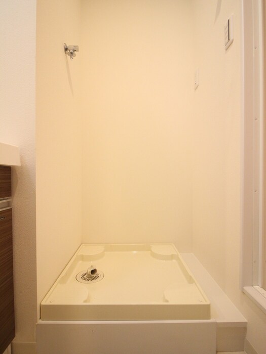 物件内観写真9　(洗濯機置場)