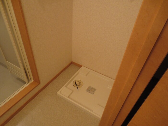 物件内観写真13　(洗濯機置場)